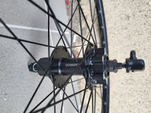 zapletená kola 27,5", RODI DISC,náboje shimano TX506 6 děr zadní ,kazeta 8/9/10/11sp., 32d. zapletená kola 27,5", RODI DISC,náboje shimano TX506 6 děr zadní ,kazeta 8/9/10/11sp., 32d.