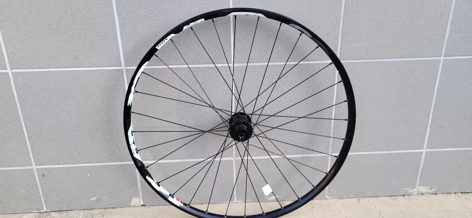 ZAPLETENÉ ZADNÍ KOLO 29"SRAM