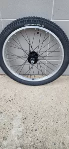 zapletené kolo 20" Remerx na káry, obuté